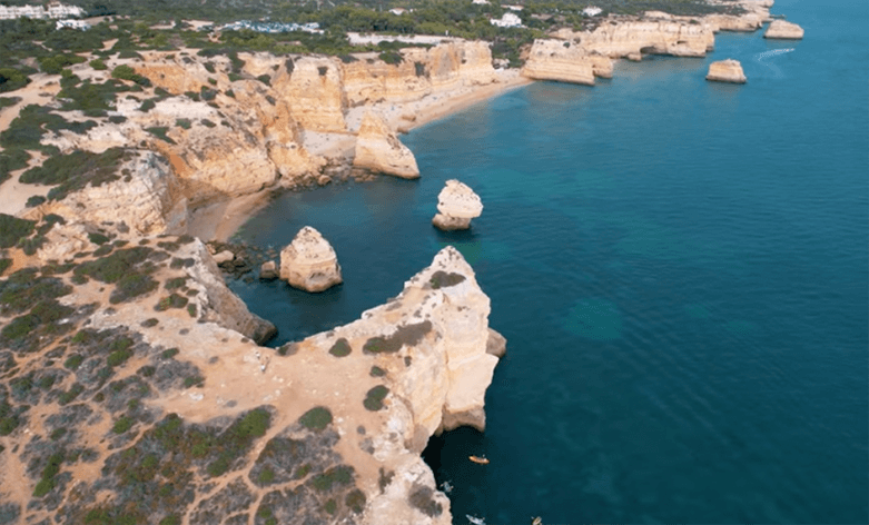 6 - Marinha beach