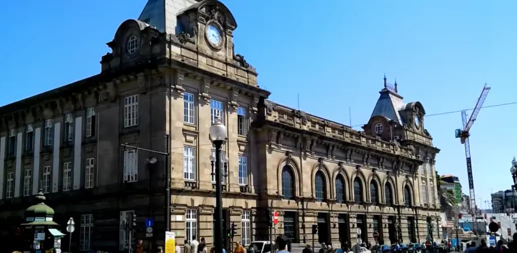 9 - Sao Bento Station