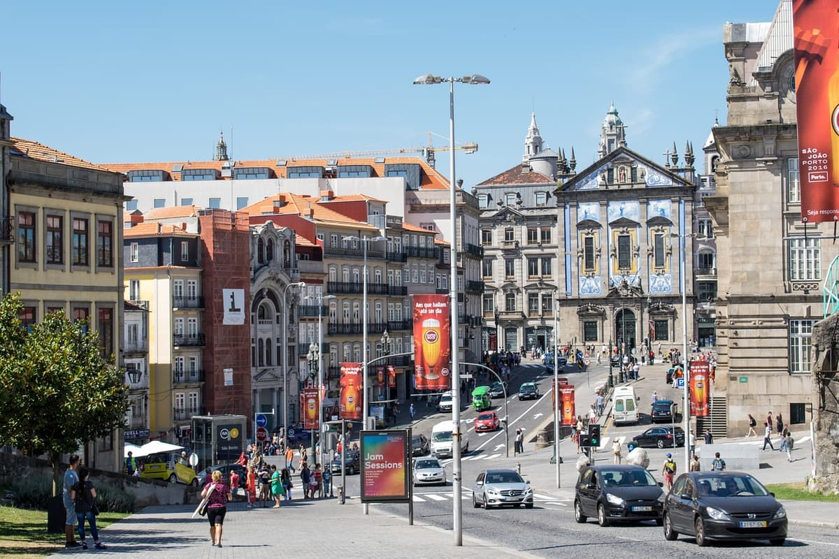 Revealing the charm of Porto