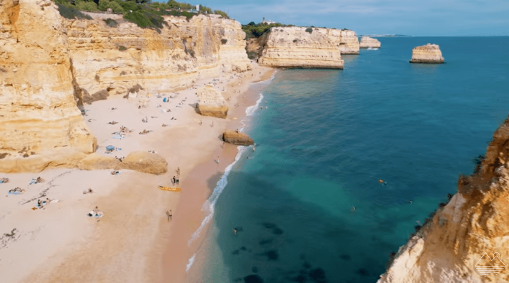 6 - Marinha beach